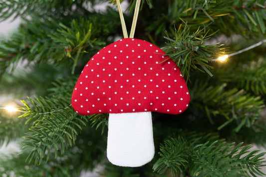 Free mushroom decoration sewing pattern - Studio Seren